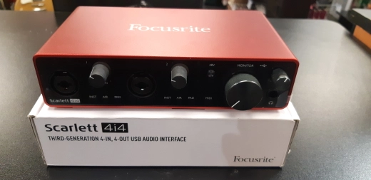 4IN / 4OUT USB AUDIO INTERFACE
